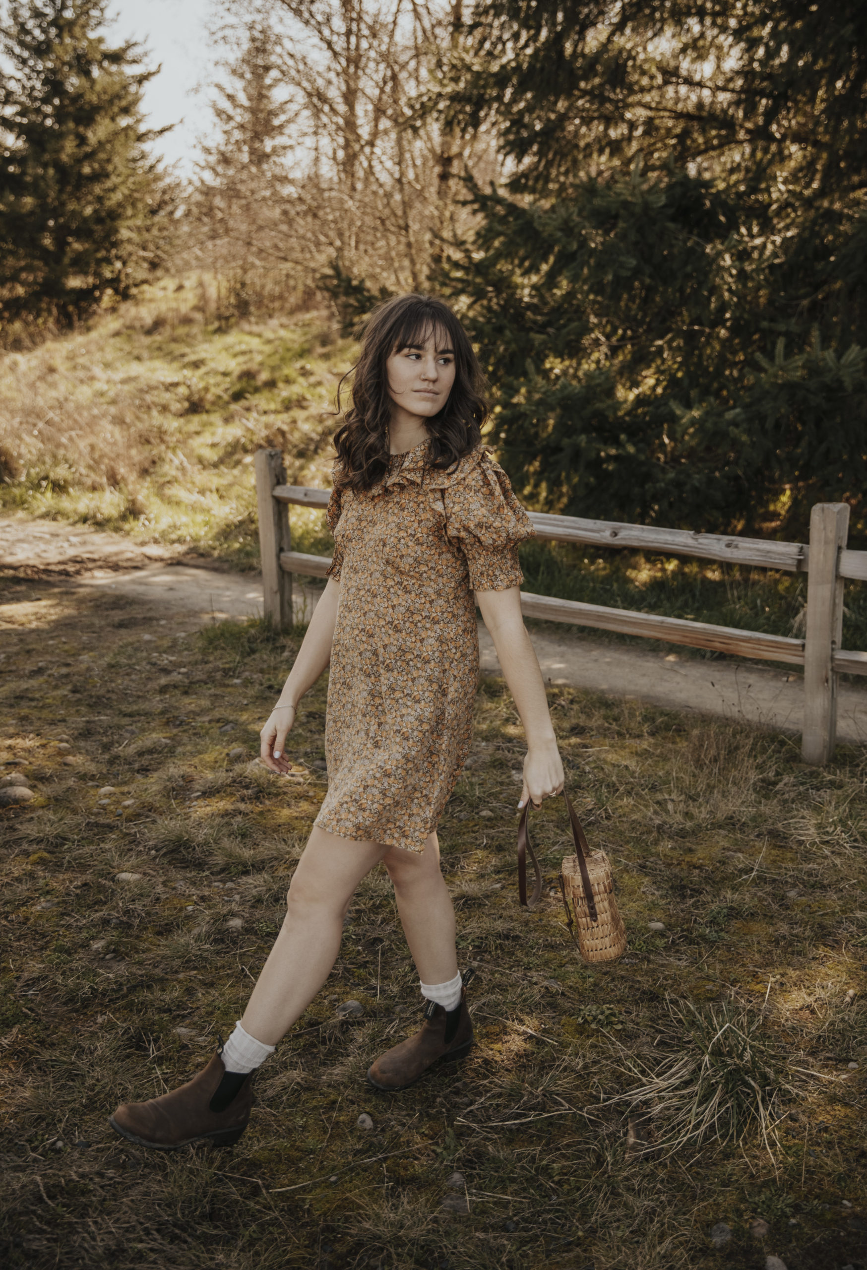 blundstones and jeans